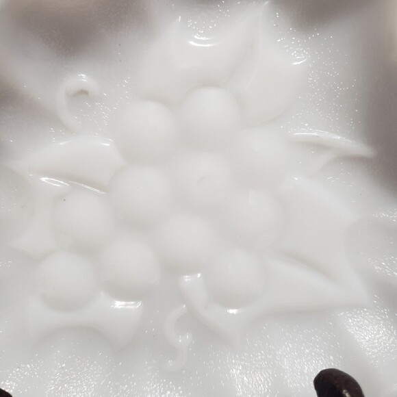 Hazel Atlas White Milk Glass Grape  Candy Trinket Dish - Picture 4 of 11